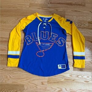 St. Louis Blues Women’s Size Medium Top Retro Vintage Shirt